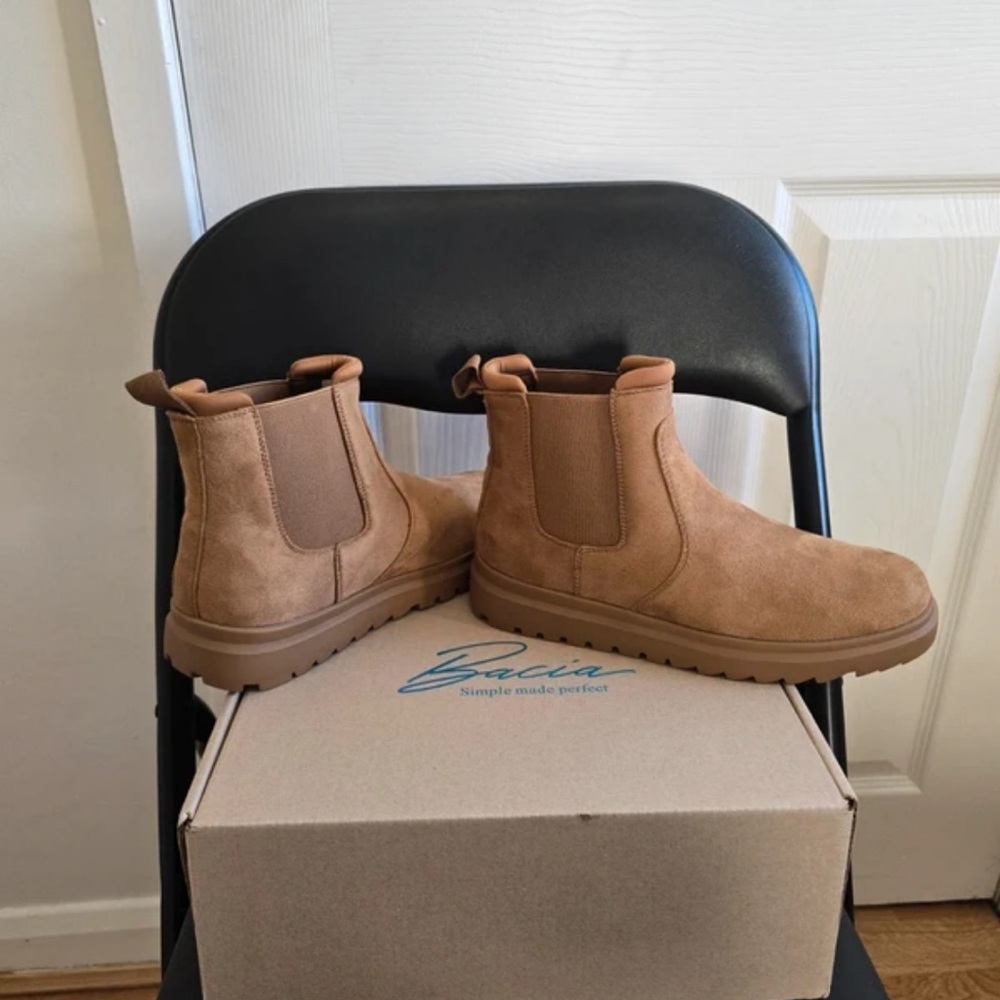 Elegant Tan Ankle Boots